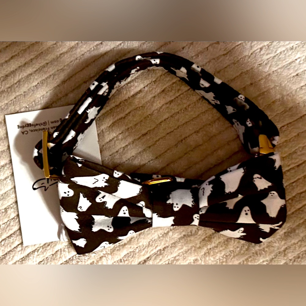 The Foggy Dog Ghosts w/Lady Bow Dog Collar (S)